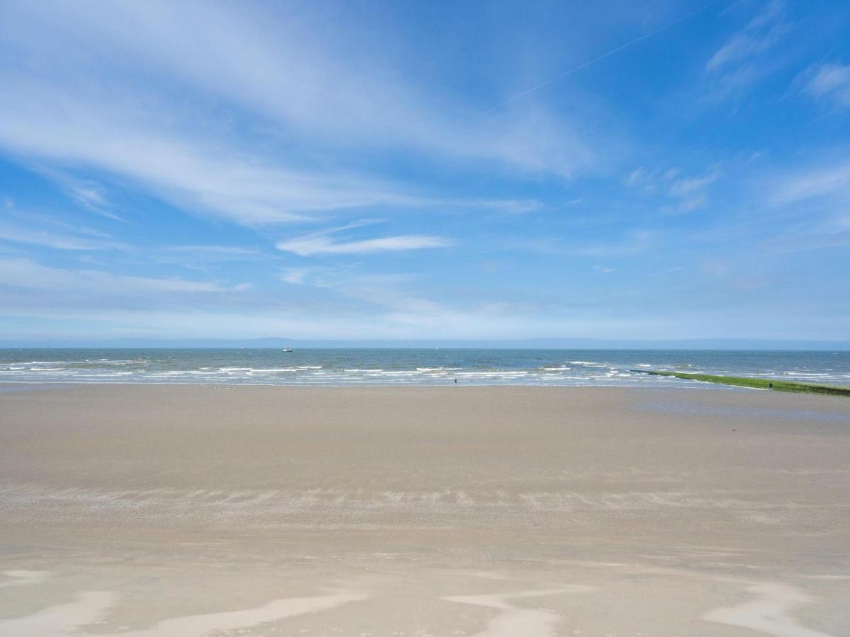Comfortable Apartment In Oostende With Sea Views Екстериор снимка