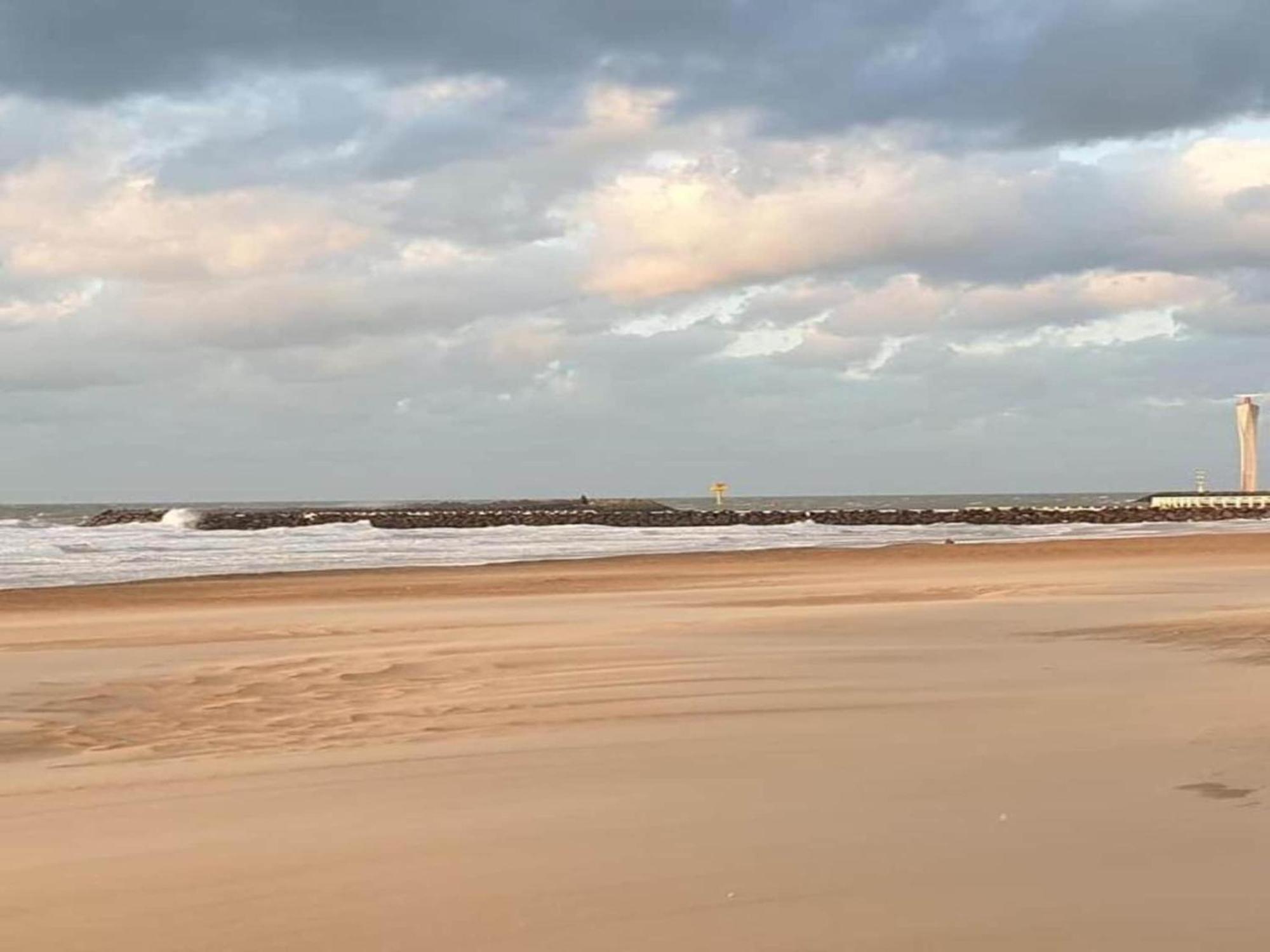 Comfortable Apartment In Oostende With Sea Views Екстериор снимка